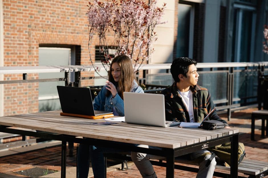 How AI Chatbots Are Reshaping Student Support Services