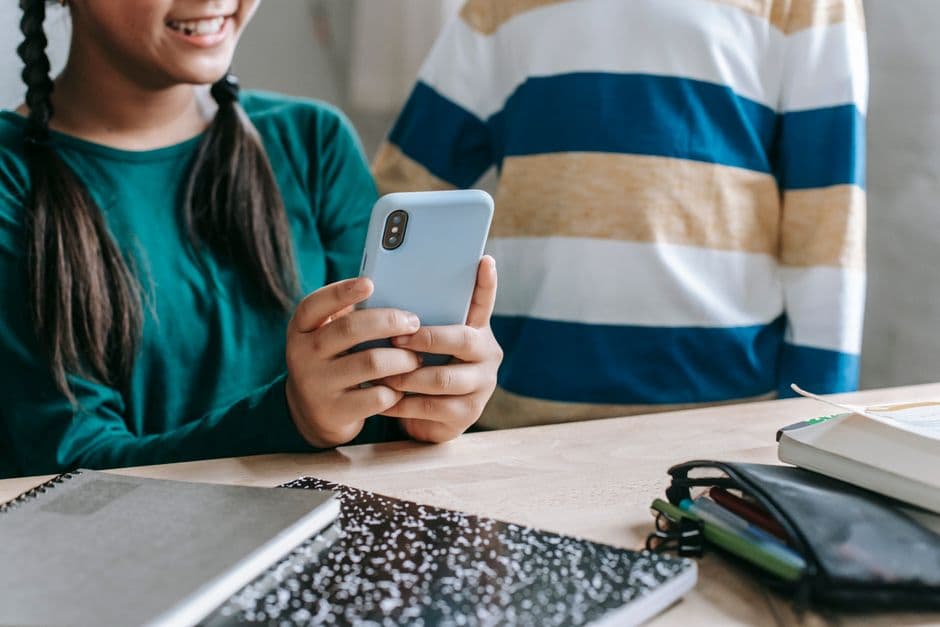 How White-Label Mobile Apps Help Education Businesses Build Their Brand