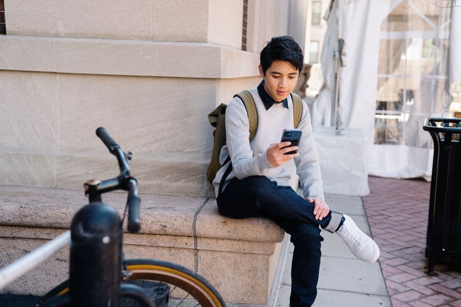 Mobile App Updates: Learning on the Go Made Easier